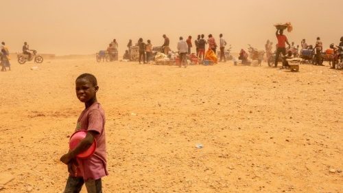 Emergencia en Nigeria: más de 35.000 personas huyen a pie hasta Camerún