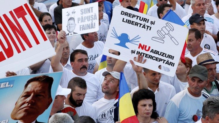 Romanians protest against judicial 'abuses' in Bucharest