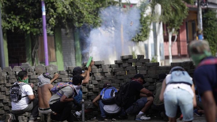 violence-continues-in-nicaragua-while-ortega--1528602450961.jpg