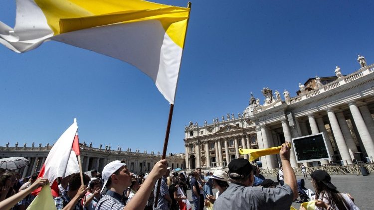 Na poludňajšiu modlitbu do Vatikánu prišlo okolo 20 tisíc veriacich