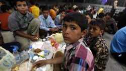 charity-banquet-for-yemeni-orphans-in-sanaa-1528670566390.jpg