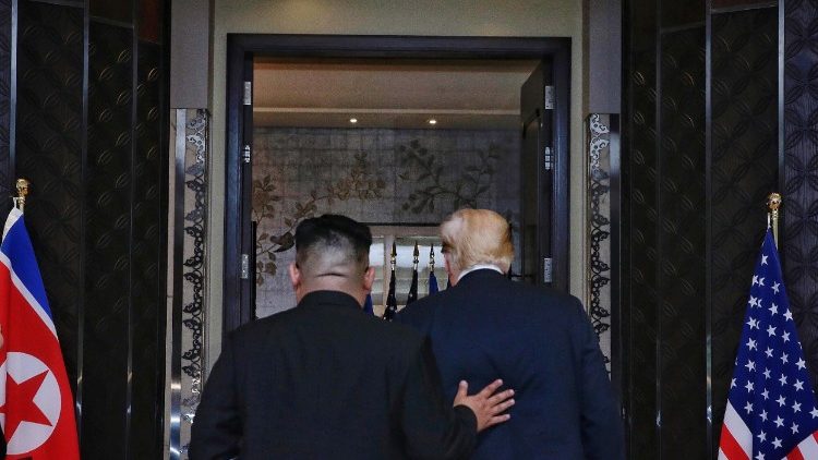 Kim Jong-un et Donald Trump, lors d'une rencontre historique, le 12 juin 2018 à Singapour.