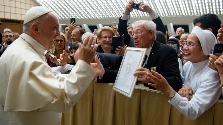 教宗在保祿六世大廳接見意大利模範勞工聯合會成員