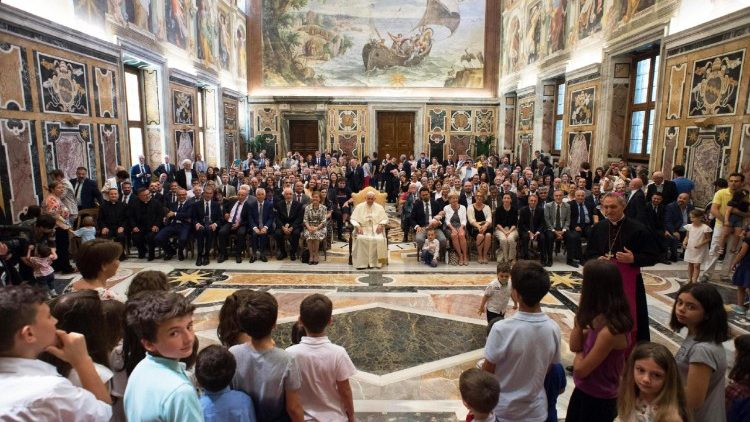 VATICAN POPE FRANCIS in the celmentine Hall