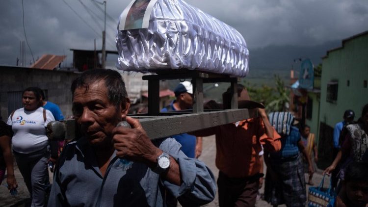 Ofiary wulkanu del Fuego w Gwatemali