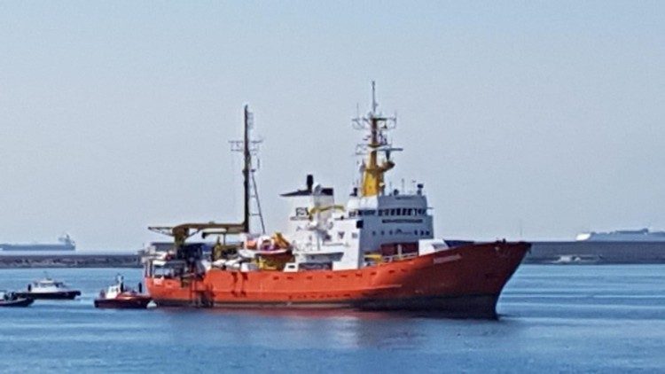 ++ Migranti nave Aquarius arrivati a Valencia ++