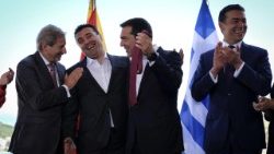 historic-agreement-between-greece-and-fyrom-o-1529246676486.jpg