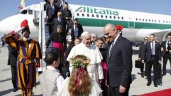 pope-francis-visits-the-world-council-of-chur-1529570948952.jpg