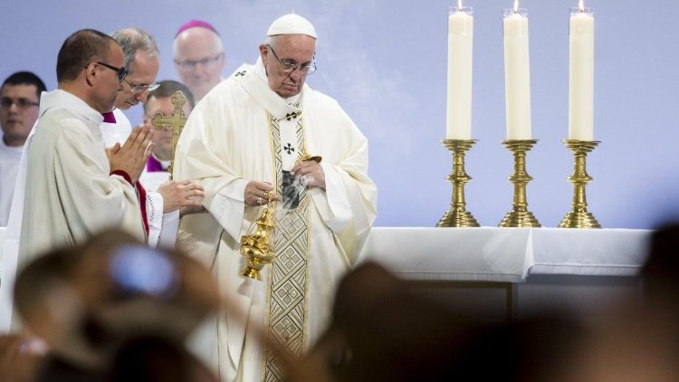 Папа падчас св. Імшы ў Жэневе