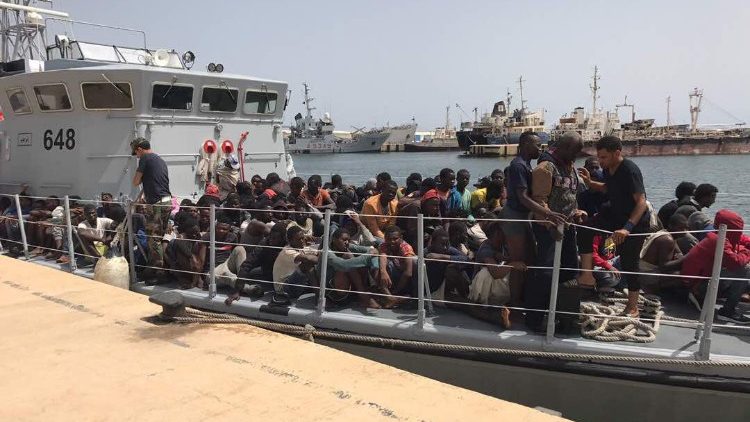 Migranti: Unhcr, naufragio in Libia con 114 dispersi