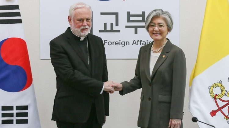 Vatikanens och Sykoreas utrikesminstrar möts
