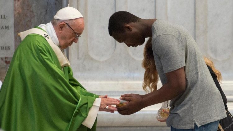 教皇フランシスコ、難民の犠牲者の冥福祈るミサ、バチカン・聖ペトロ大聖堂