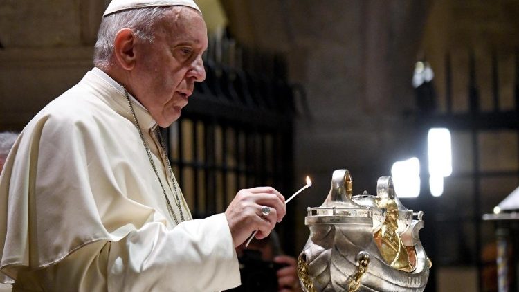 Папа запальвае "зніч адзінства" ў базыліцы св. Мікалая ў Бары