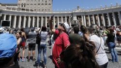 angelus-by-pope-francis-in-st--peter-s-square-1531050461330.jpg