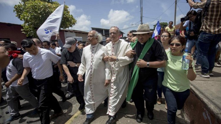 Les évêques du Nicaragua le 9 juillet avant leur agression. 