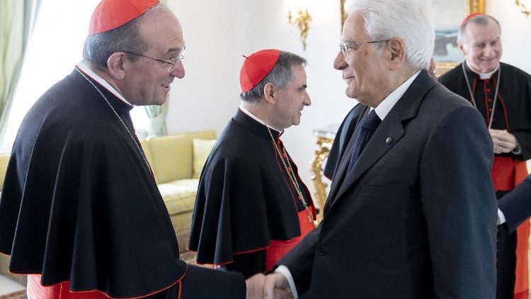 الرئيس الإيطالي ماتاريلا يلتقي الكرادلة الجدد