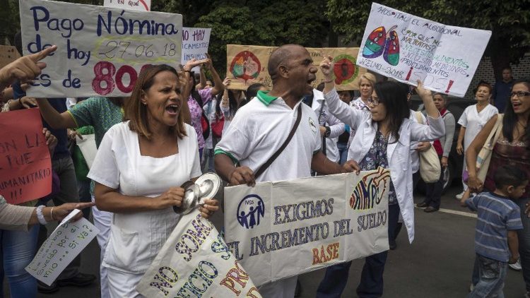 Në Venezuelë, punonjësit e spitaleve protestojnë për kushtet e punës
