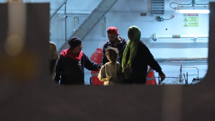 Dieses Schiff durfte anlegen: Diciotto ließ in der Nacht auf 13. Juli in Trapani 76 Migranten auf italienischen Boden