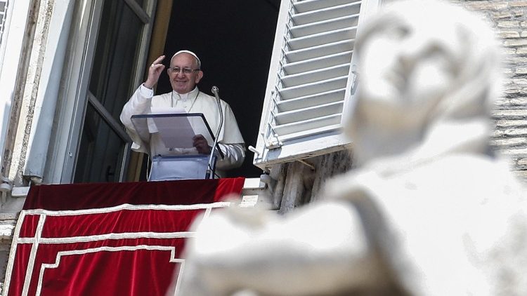 Le Pape François lors de la prière de l'Angélus, dimanche 15 juillet 2018