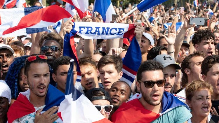 La Francia in festa per la vittoria ai Mondiali di calcio in Russia