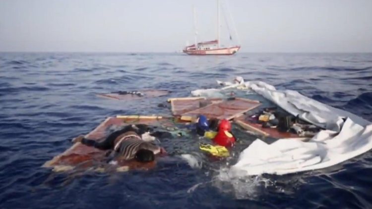 Schiffbruch eines Migrantenbootes auf dem Mittelmeer