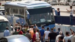 evacuation-from-two-towns-in-syria-1532123773581.jpg