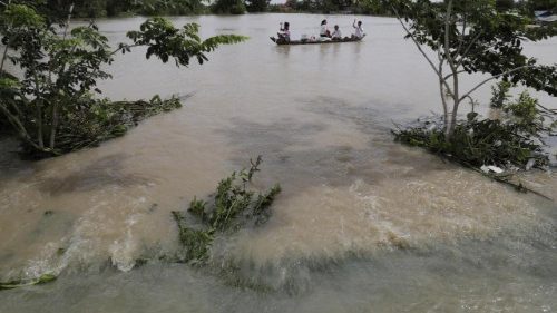Cordoglio del Papa per vittime inondazioni causate dal crollo di una diga nel Laos 