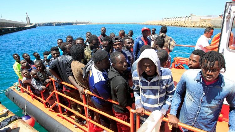 Migranti u čamcu