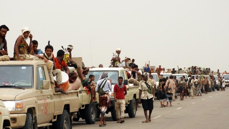 Les forces loyales au gouvernement avancent vers le port d'Hodeida, tenu par les rebelles