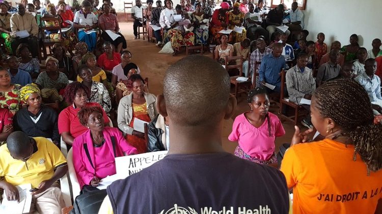 EBOLA: WHO and UNICEF officials training with communities in Beni, North Kivu