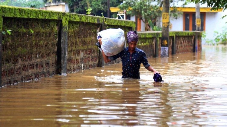 heavy-rainfall-kills-at-least-20-in-kerala-1533899345858.jpg