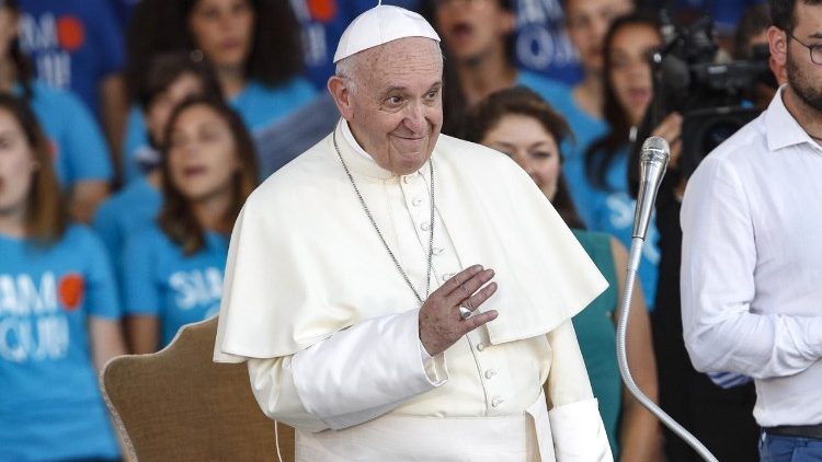 7만여 명의 순례자들과 만난 프란치스코 교황