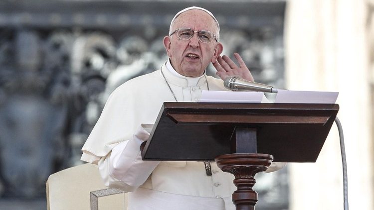 Príhovor pápeža Františka pred modlitbou Anjel Pána bol príkladom jeho komunikácie s mladými