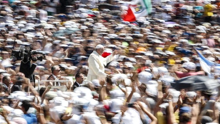 Papa a Missa no domingo em Dublin são esperados ao menos 500 mil  fiéis
