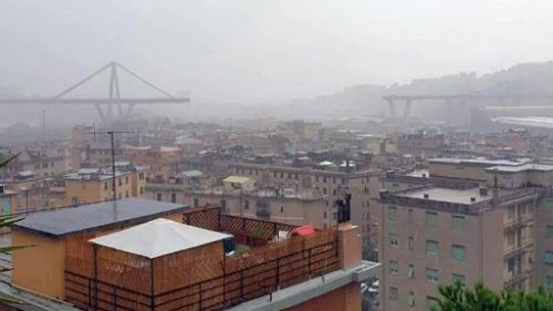 Crollo del ponte a Genova: almeno 35 le vittime, Chiesa in preghiera