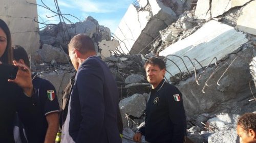 जेनोवा में पुल गिरा, 35 लोगों के मौत की आशंका