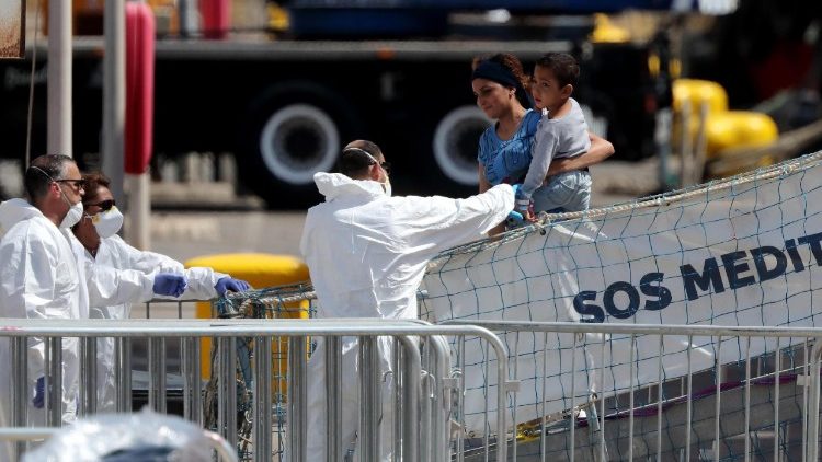 Die 141 Migranten können in Malta endlich von Bord gehen