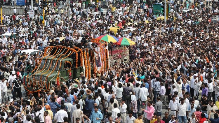 Die Beerdingungsprozession für den ehemaligen indischen Premiers Atal Bihari Vajpayee