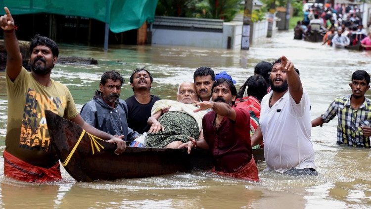 floods-in-kerala-1534520817775.jpg