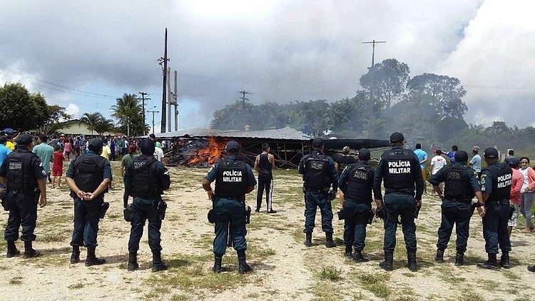 Polizisten in Pacaraima versuchen die Kontrolle wiederzuerlangen