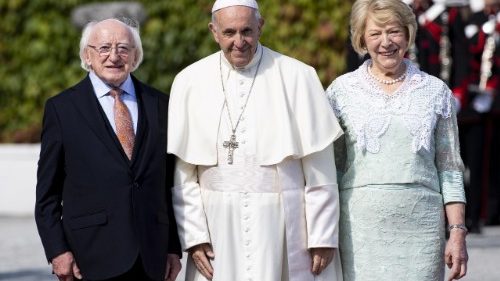 Dublin: le Saint-Père accueilli sous les ors de la présidence irlandaise 