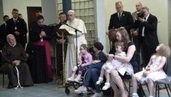 pope-francis-visits-ireland-1535215603411.jpg