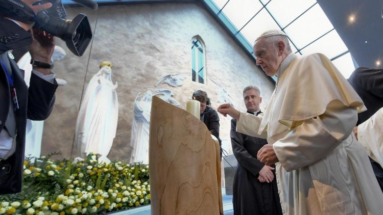 pope-francis-visits-ireland-1535283396012.jpg