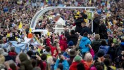 pope-francis-visits-ireland-1535295108059.jpg