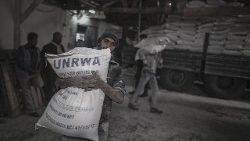 us-ends-all-funding-to-the-unrwa-1535755613472.jpg