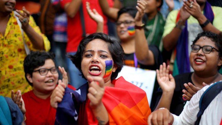 Aktivisten feiern in Kalkutta nach der Entscheidung des Obersten Gerichtes