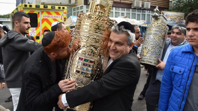 Orthodox Jews mark Rosh Hashanah in Uman