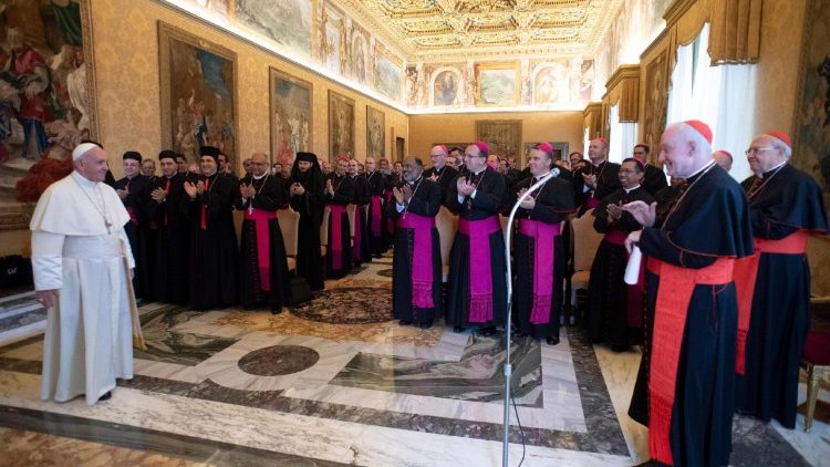 El Papa Francisco recibe nuevos obispos
