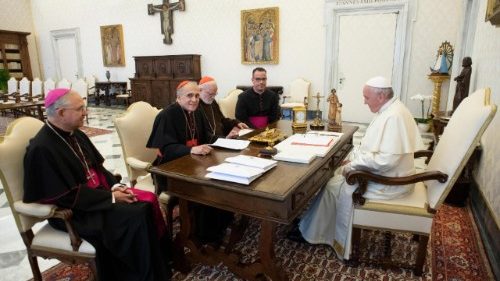 Papa aos bispos dos EUA sobre crise de abuso: oração e discernimento