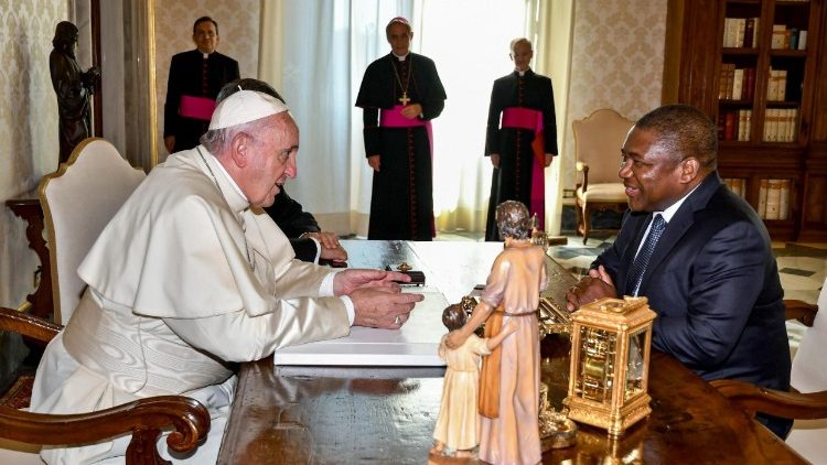 pope-francis-receives-mozambique-president-fi-1536925629470.jpg